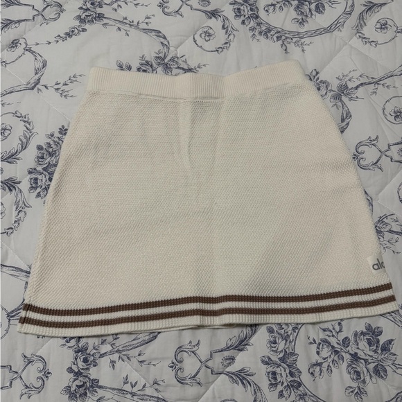 Cream Alo skirt - Picture 4 of 8